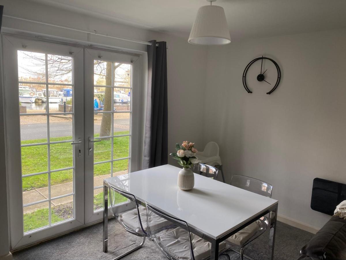 Marine Viewing 2 Bedrooms Flat مانشستر المظهر الخارجي الصورة