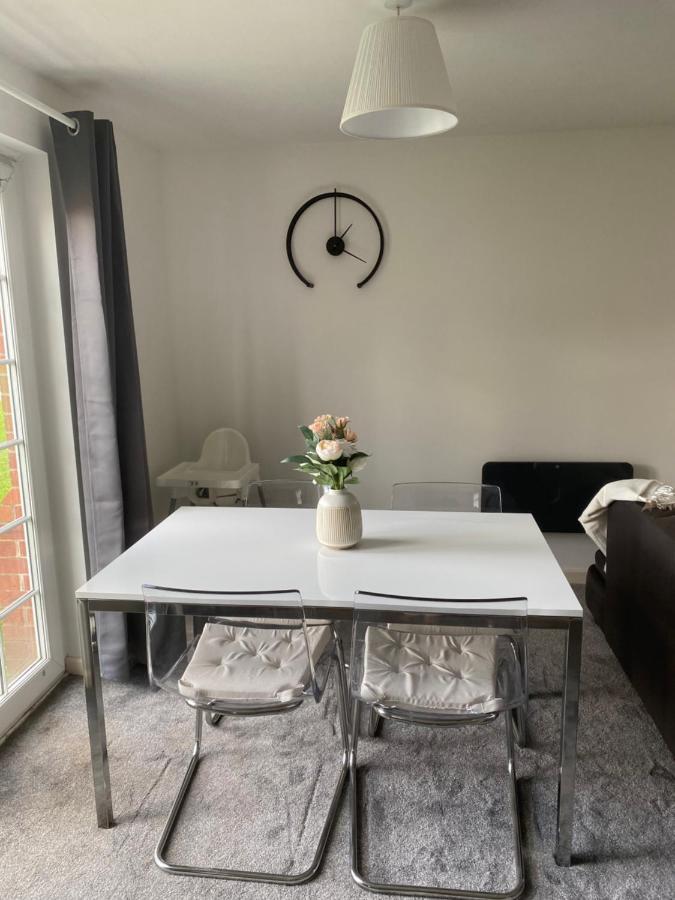 Marine Viewing 2 Bedrooms Flat مانشستر المظهر الخارجي الصورة