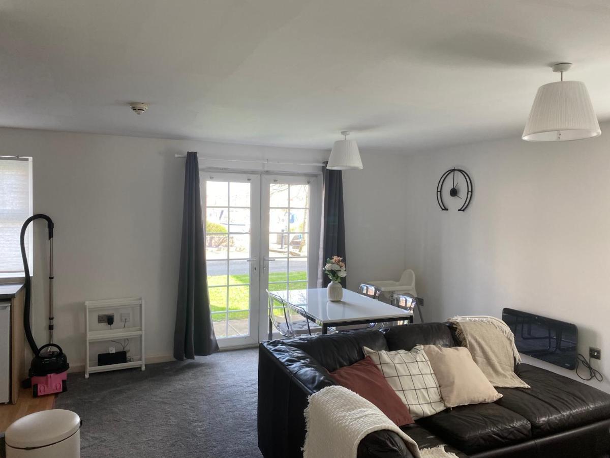 Marine Viewing 2 Bedrooms Flat مانشستر المظهر الخارجي الصورة